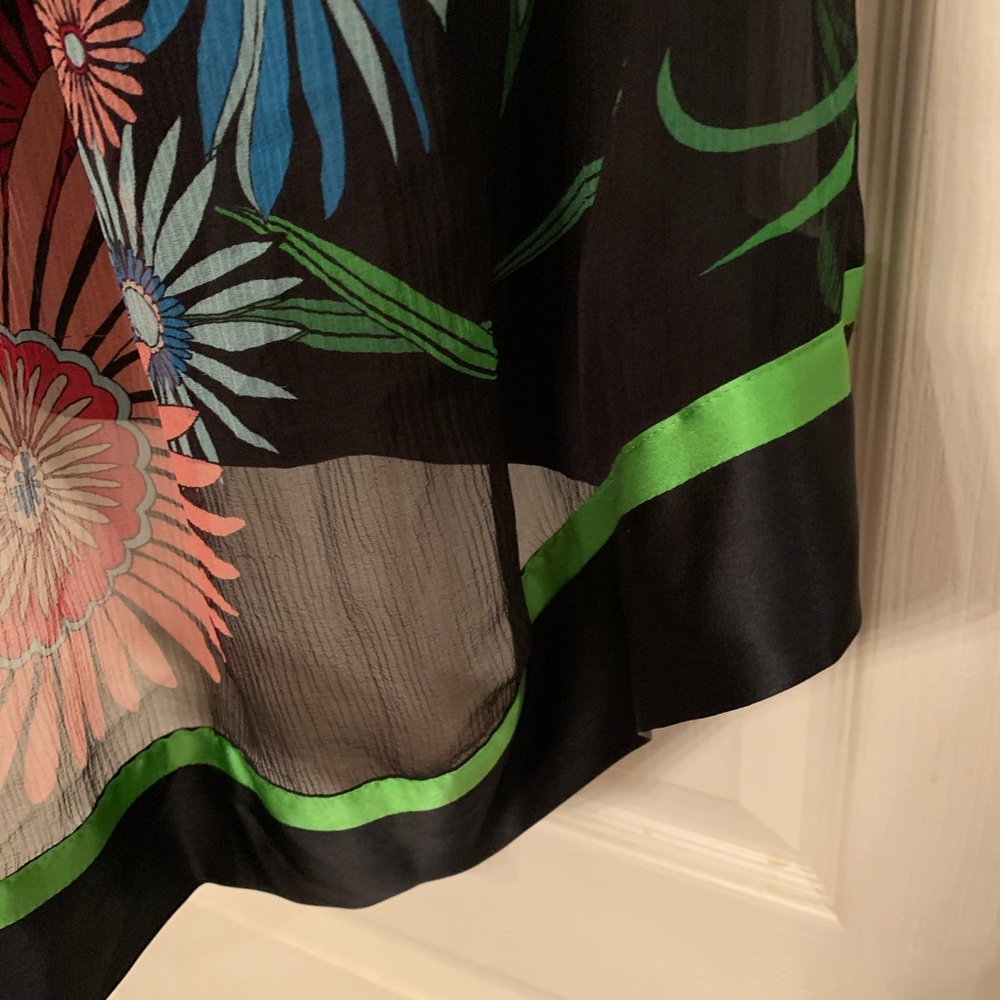 GORGEOUS SILK STRAPLESS BEBE DRESS! - Picture 4 of 7